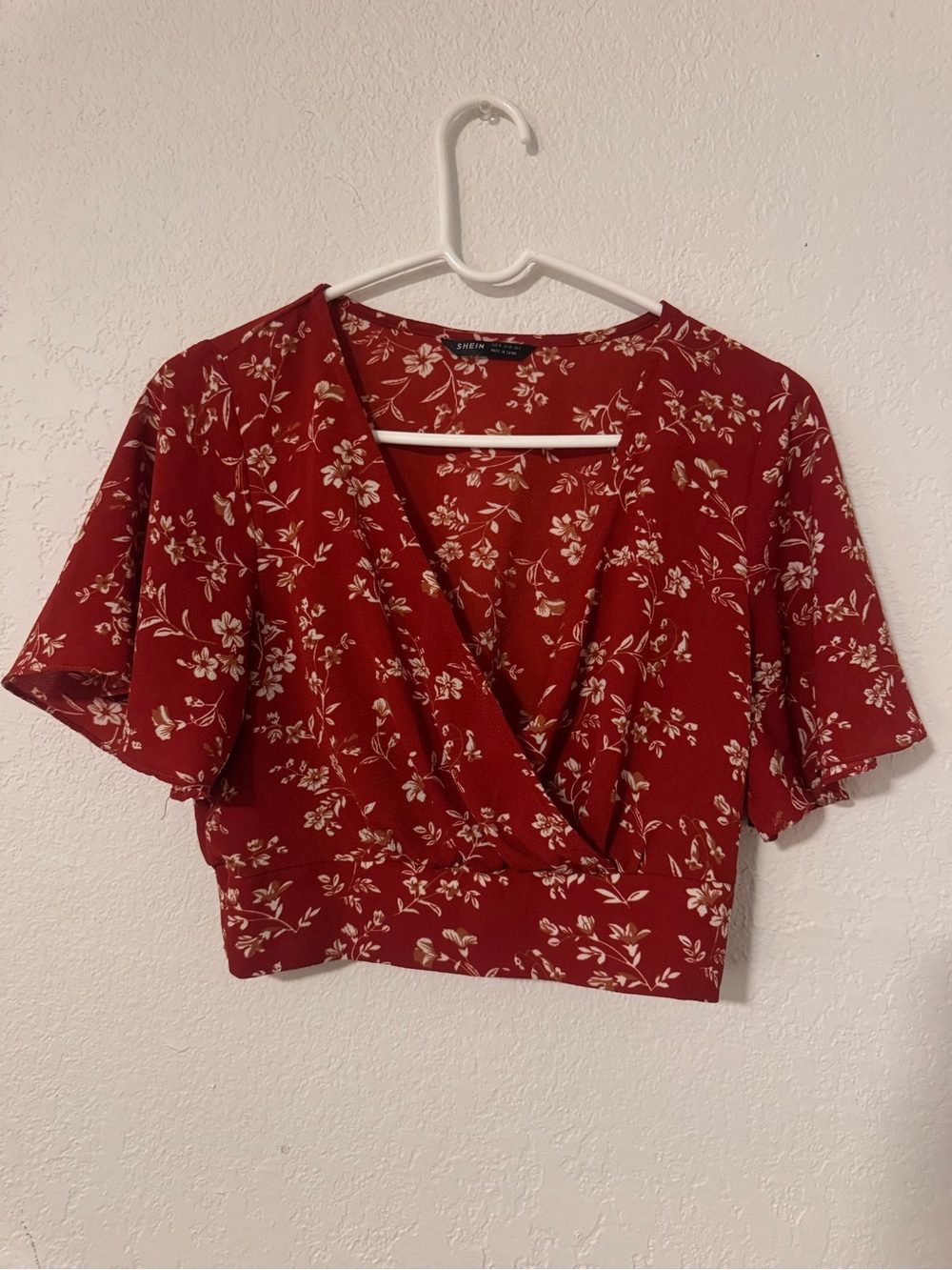 SHEIN Red Floral Wrap-Front Crop Top